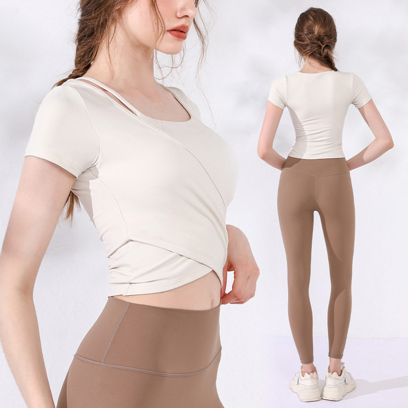 2025瑜伽服女2026夏季新款带胸垫短袖T恤运动户外普拉提健身服上