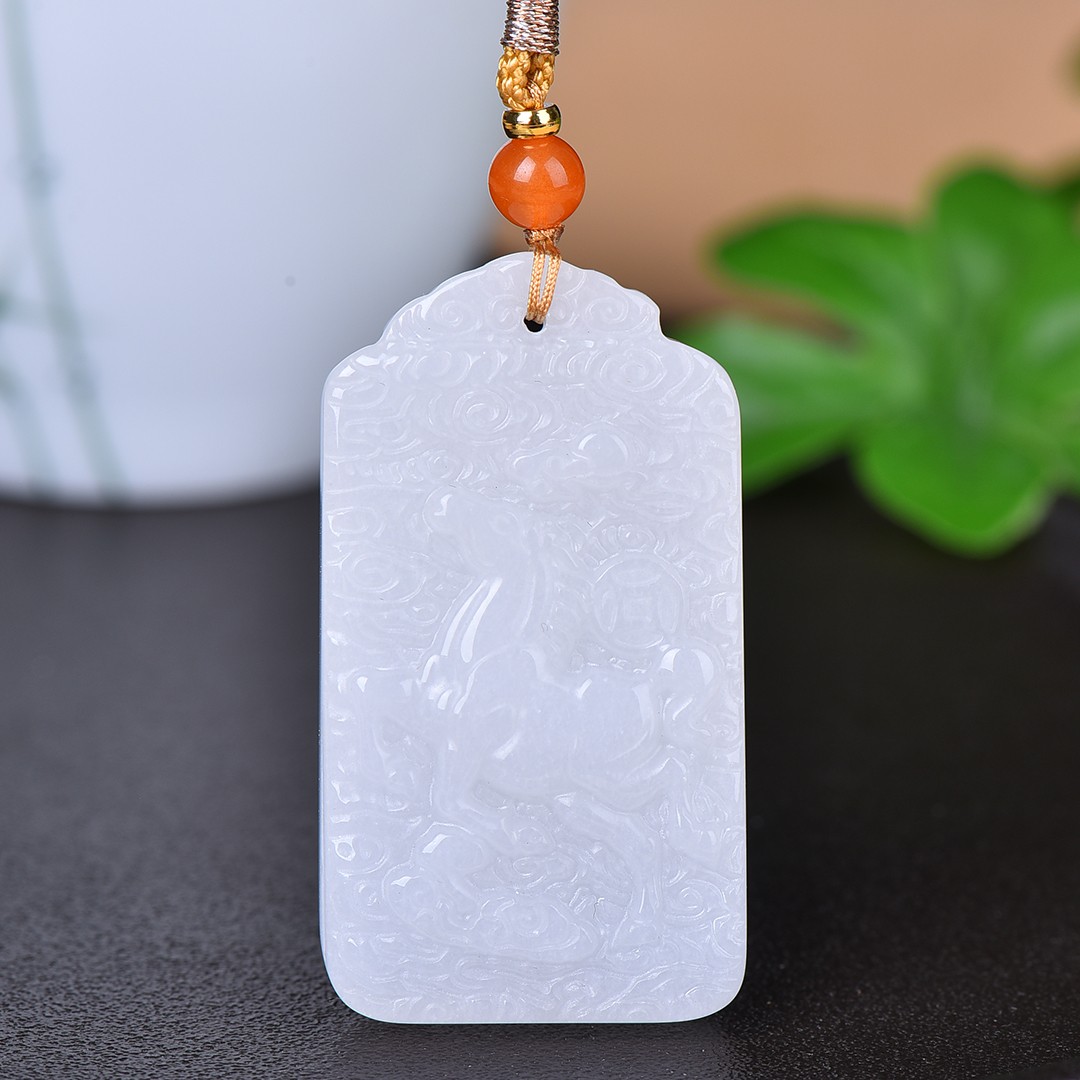 天然新疆金丝玉羊脂白招财马上有钱玉吊坠牌子男女款玉佩挂件项坠