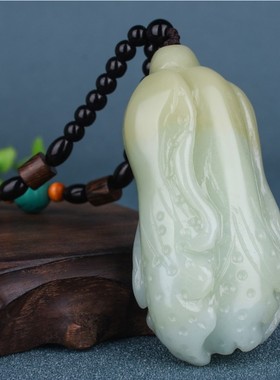 八方来财白菜手玩件新疆和田玉