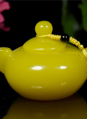 黄龙玉天然手把玩件