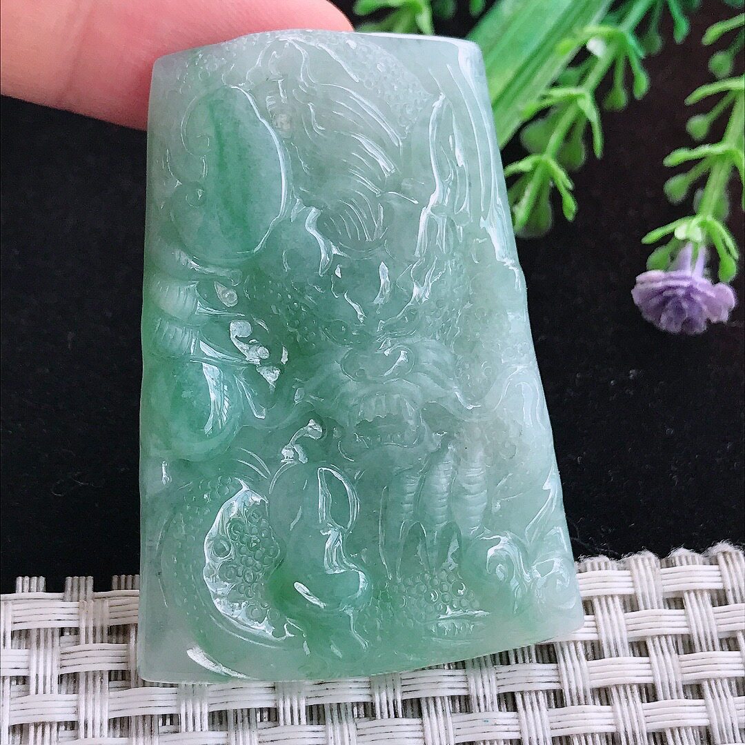 实拍A货翡翠55/39/6老坑冰润起胶满色龙牌吊坠翡翠玉挂件