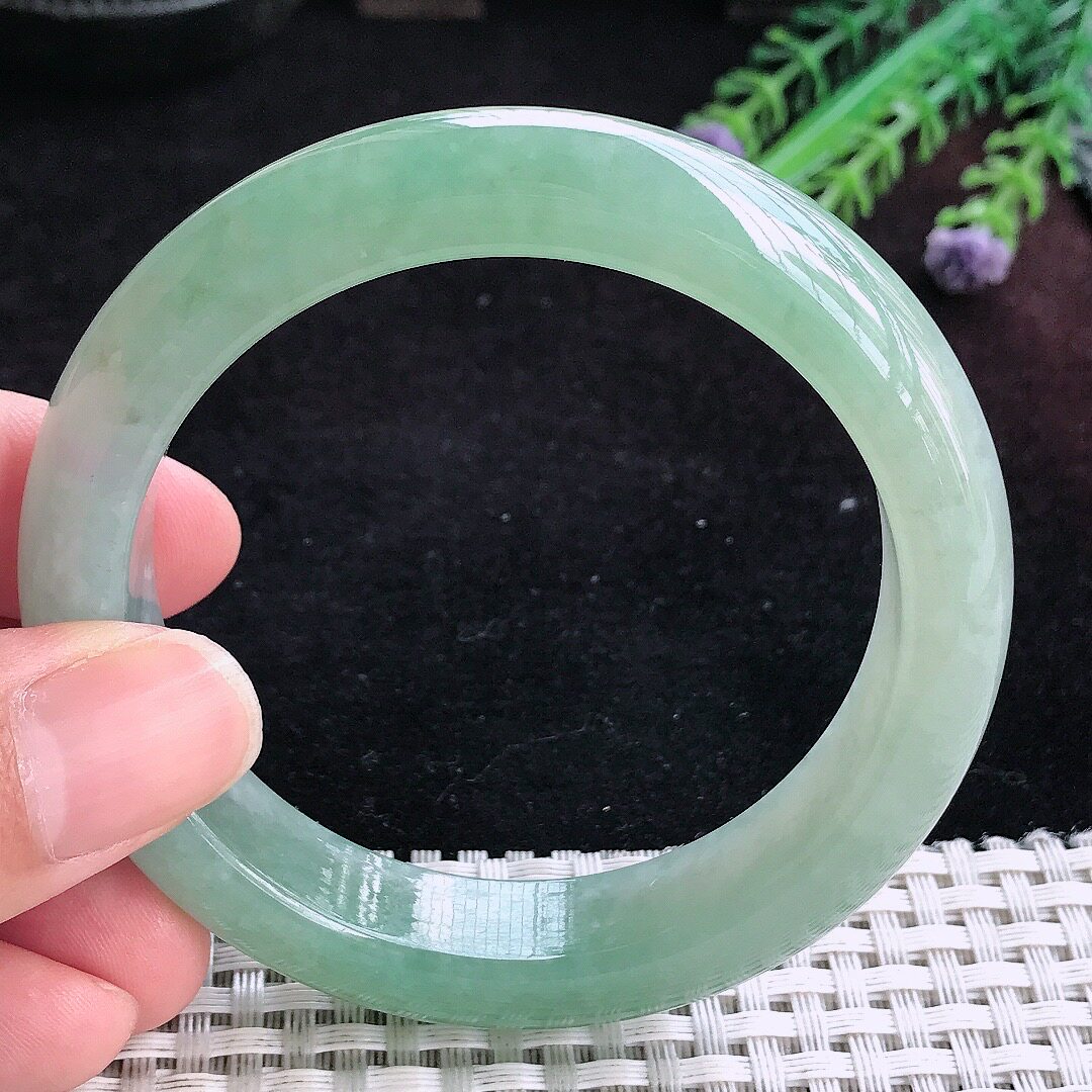 实拍A货翡翠56/13.4/8.9老坑冰润起胶满油绿手镯宽边玉镯平安镯