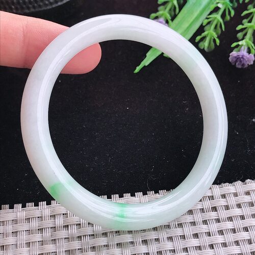 实拍A货翡翠54.5/7.7/8.2老坑冰润飘绿圆条手镯天然玉镯叮当镯女