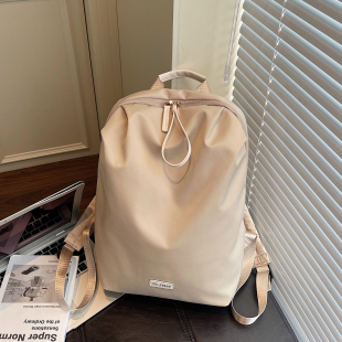 学生书包双肩包女2026新款 女士上班通勤旅游背包 小众百搭轻便时尚