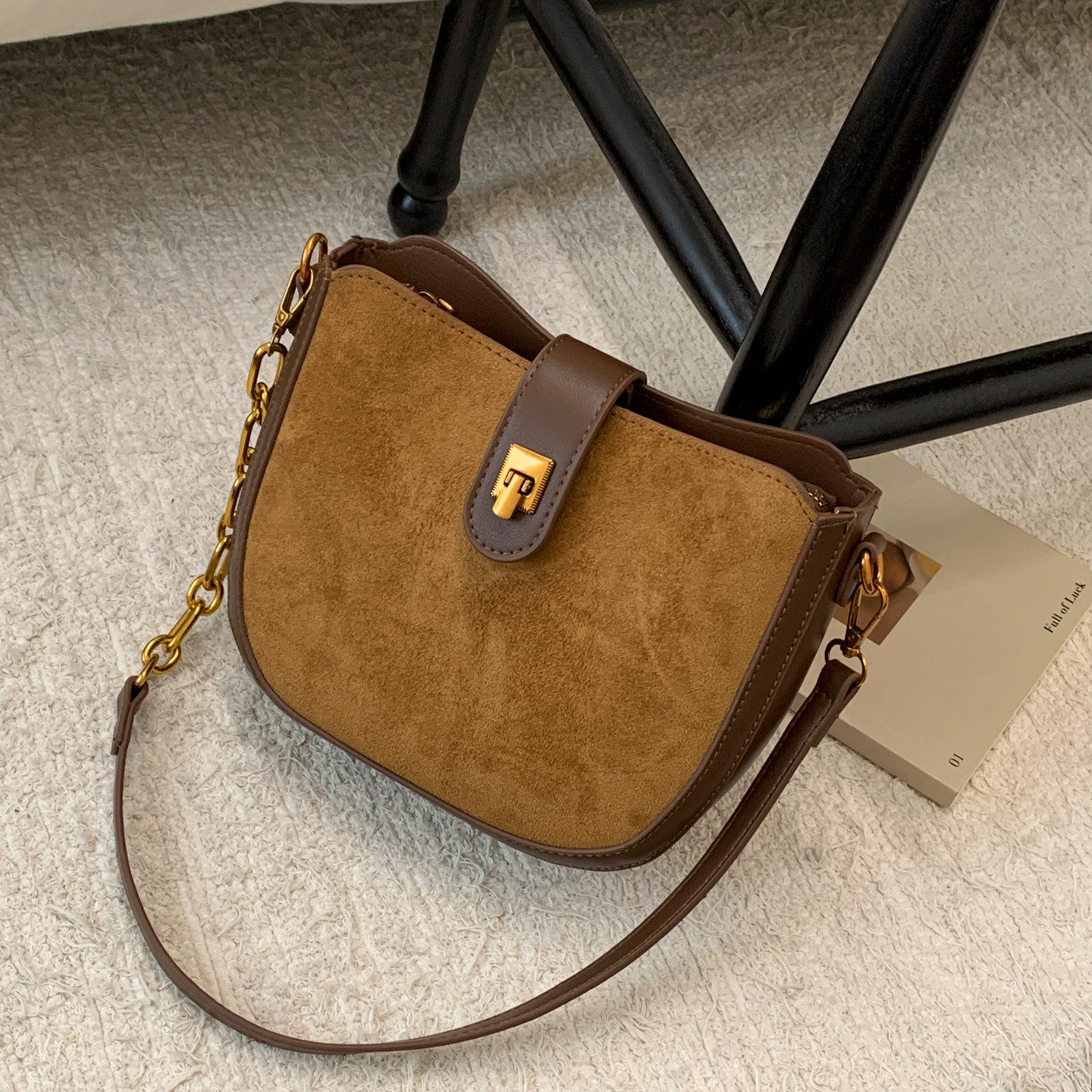 2025新款休闲百搭复古麂皮包包