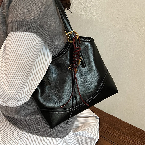 高级感复古包包女式2025年春夏流行质感单肩包通勤托特包手拎大包