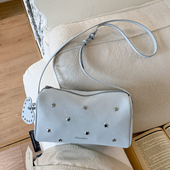 潮时尚 红色包包女款 2026新款 气质单肩包高级感小众超火斜挎圆筒包