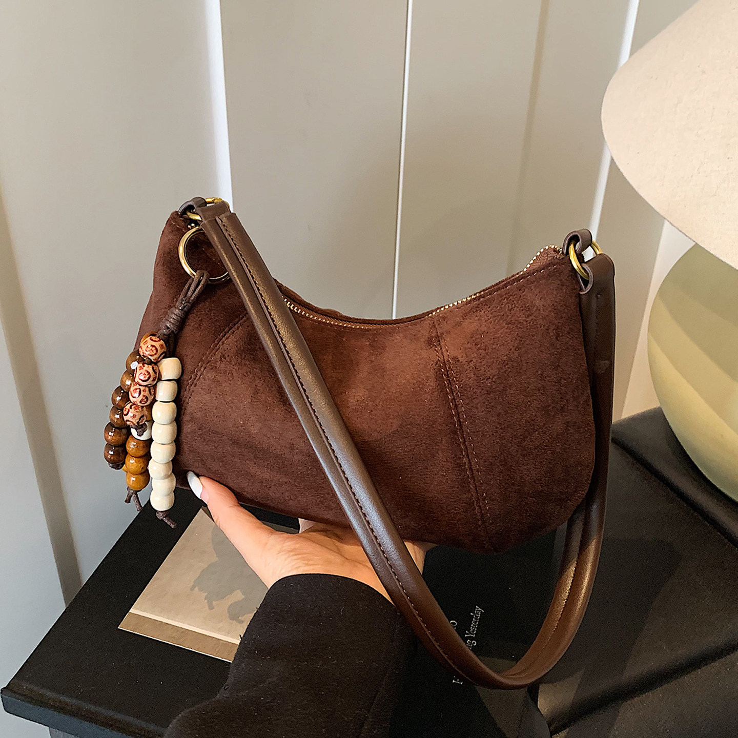 腋下包包女式2025新款秋冬流行麂皮绒单肩包高级感复古上班通勤包,箱包皮具/热销女包/男包,通用款女包,淘宝优惠券,粉丝福利购,淘宝优惠卷