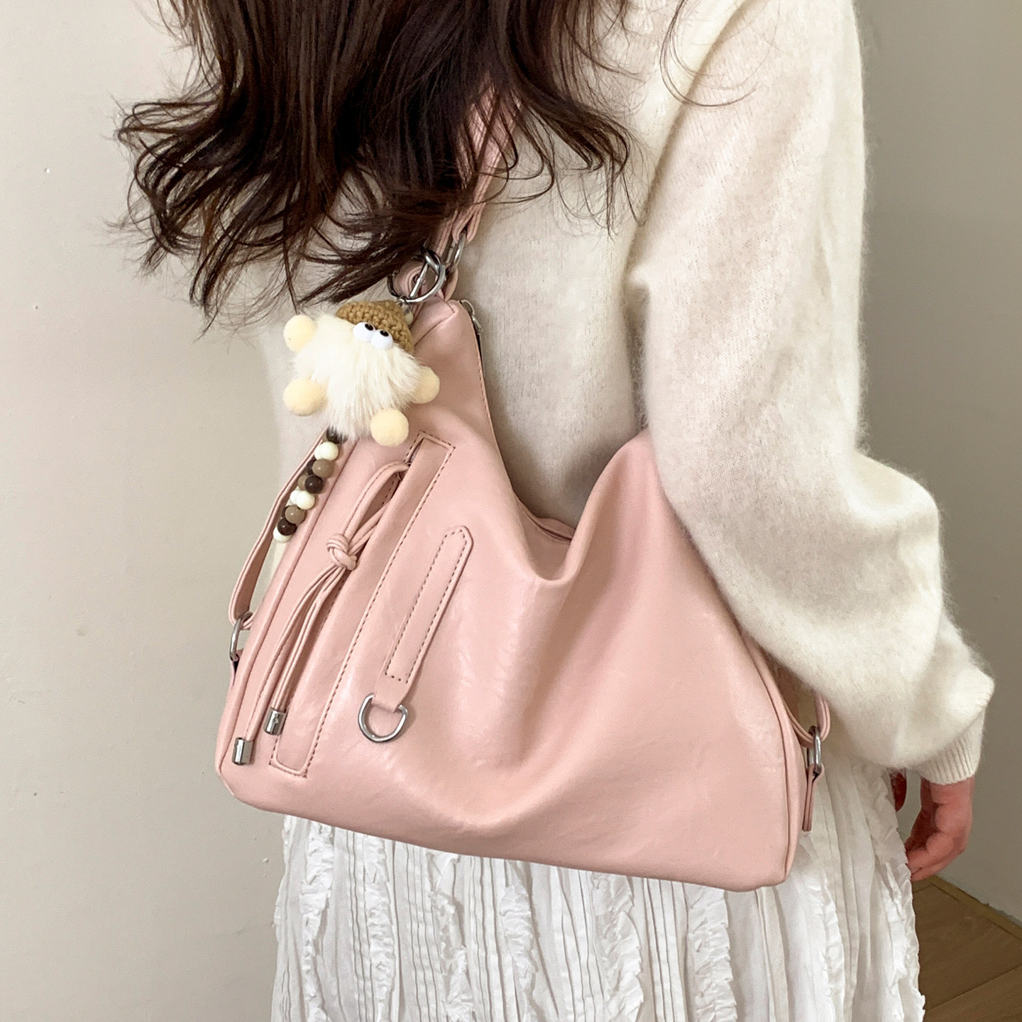 旅行双肩包女2026新款潮高级感通勤单肩包大容量托特包斜挎水桶包,箱包皮具/热销女包/男包,通用款女包,淘宝优惠券,粉丝福利购,淘宝优惠卷