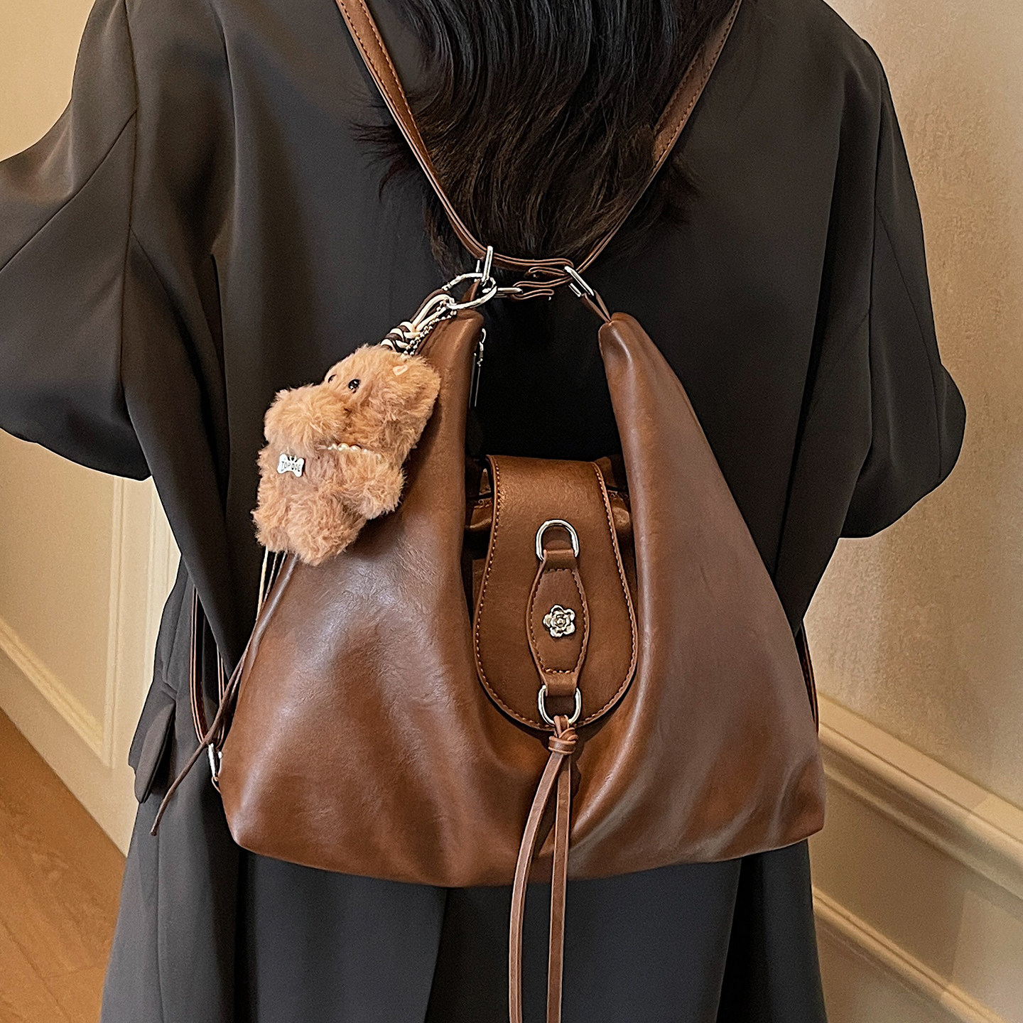 2025新款复古单肩包大容量通勤包