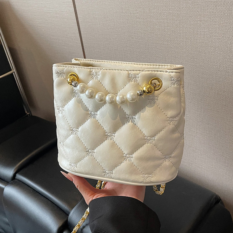 银色包包女式2025新款潮菱格链条包高级感百搭通勤单肩斜挎水桶包,箱包皮具/热销女包/男包,通用款女包,淘宝优惠券,粉丝福利购,淘宝优惠卷