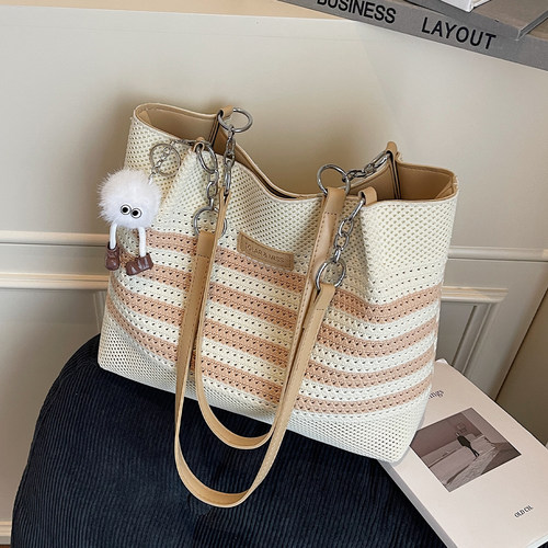 针织包包2026新款小众设计高级感时尚条纹单肩包大容量通勤托特包