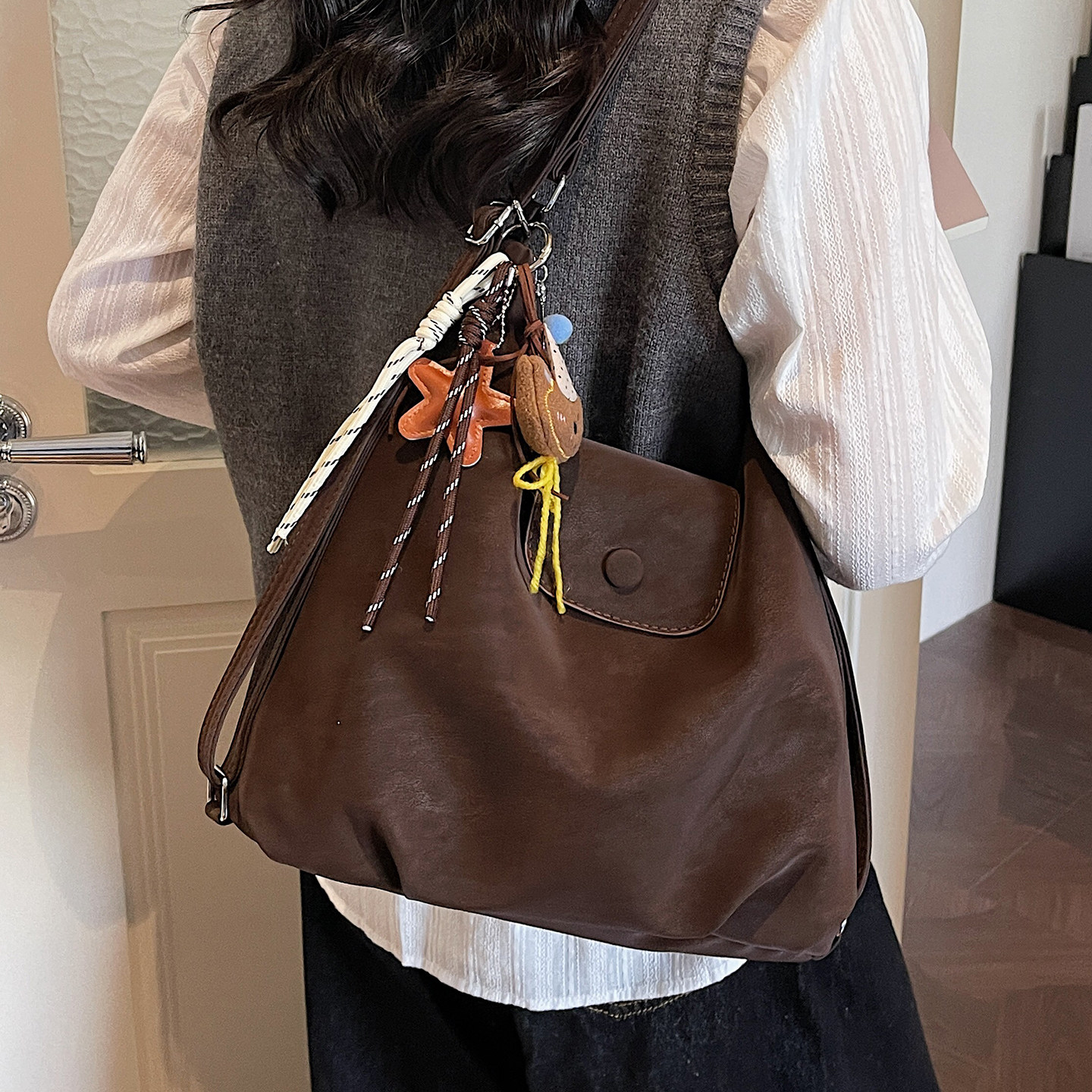 2025新款大容量单肩斜挎女包