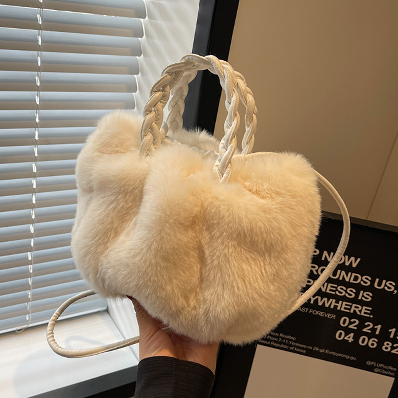 毛绒绒包包女式2025新款潮夏季时尚流行手拎包超火通勤单肩斜挎包