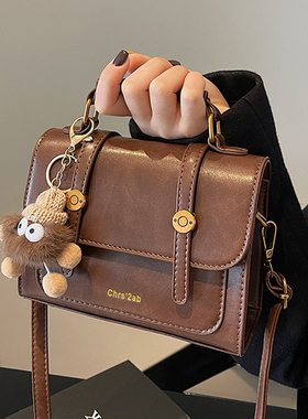 高级感复古手提包包女式2025年夏季流行百搭通勤单肩包斜挎小方包