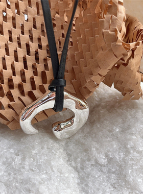 轻奢博主风百搭美拉徳牛皮项链