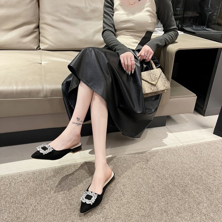 凉鞋女2025新款夏季外穿法式水钻方扣尖头单鞋粗跟高级感包头半拖