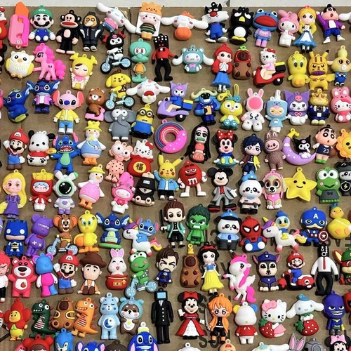 潮玩公仔批发摆摊PVC挂件钥匙扣