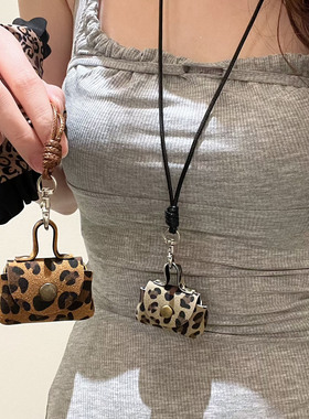 辣味酷妮~豹纹皮质零钱包吊坠项链女收纳包包长款挂脖秋冬毛衣链