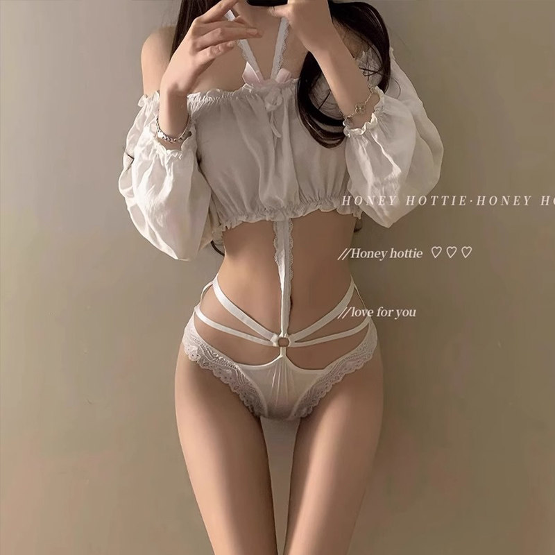 我摊牌了~这套真的超爱！蕾丝+绑带+挂脖蝴蝶结简直是纯欲天花板~