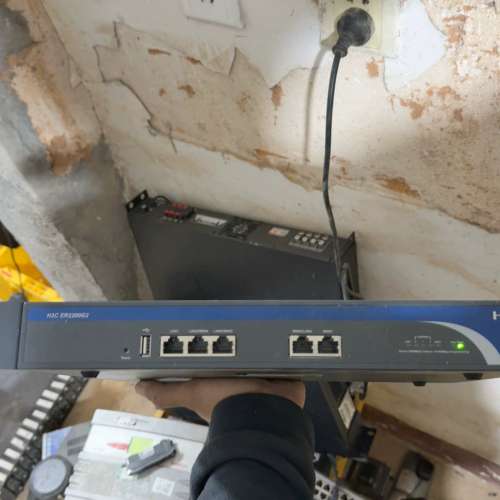 适用 ER2200G2企业级路由器，实物拍摄，成色如图，有议价