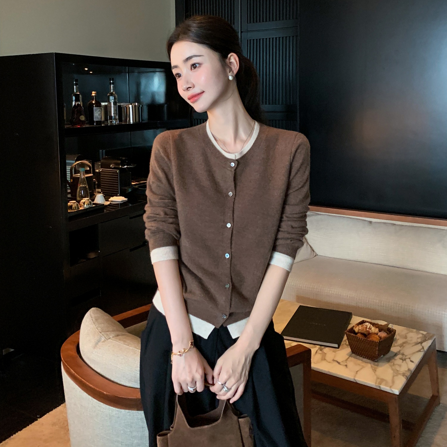 圆领假两件山羊绒针织开衫女秋冬软糯显气质毛衣加厚保暖羊毛外套