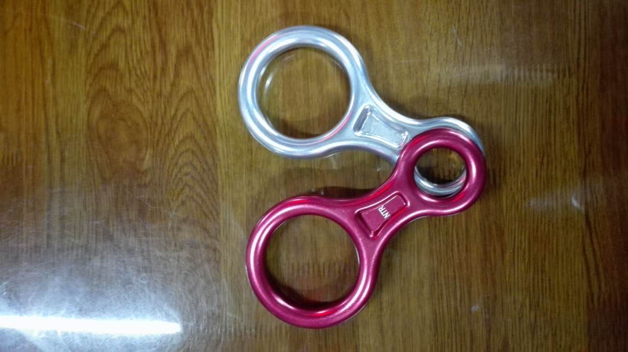 灰色