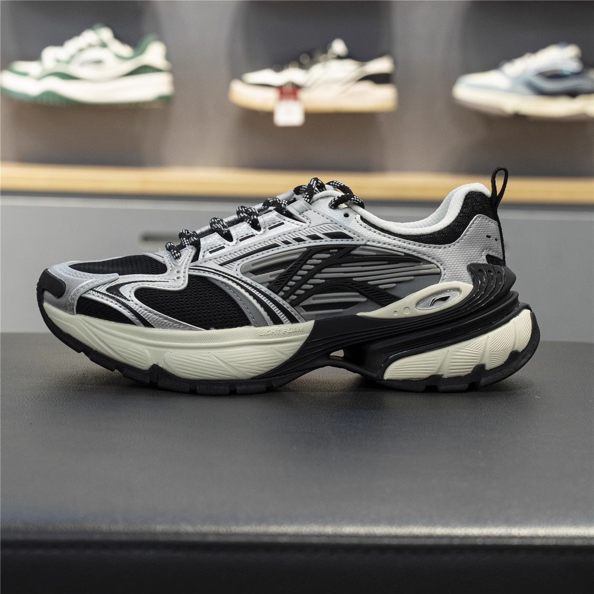 正品李宁女子休闲鞋2025冬季新款时尚潮流舒适经典运动鞋AGCV248