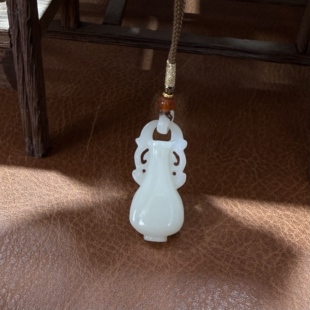 福利~新疆和田白玉籽料宝瓶平安吊坠挂件玉石雕刻培训学校