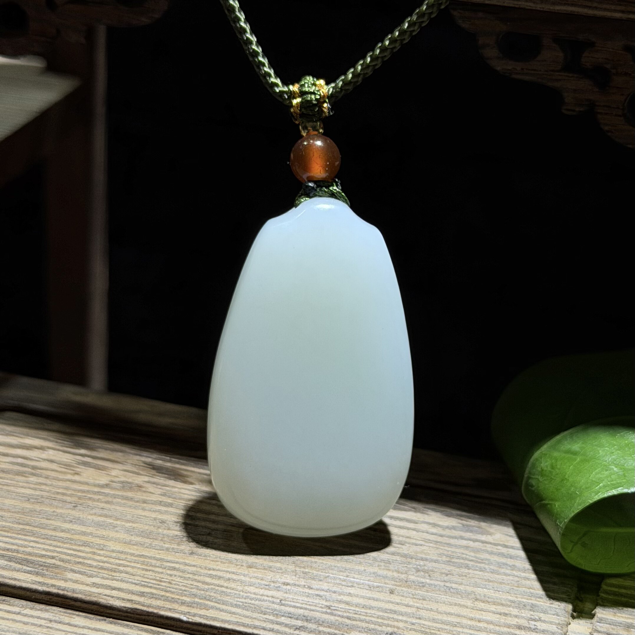 新疆和田白玉籽料平安无事牌吊坠挂件和田玉石雕刻培训学校