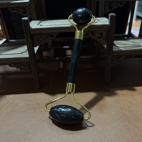 福利~新疆和田黑青玉籽料美容仪 摆件耳坠手链 玉石雕刻培训学校