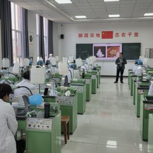 和田市玉石雕刻培训学校和田玉羊脂玉籽料手镯挂件平安扣