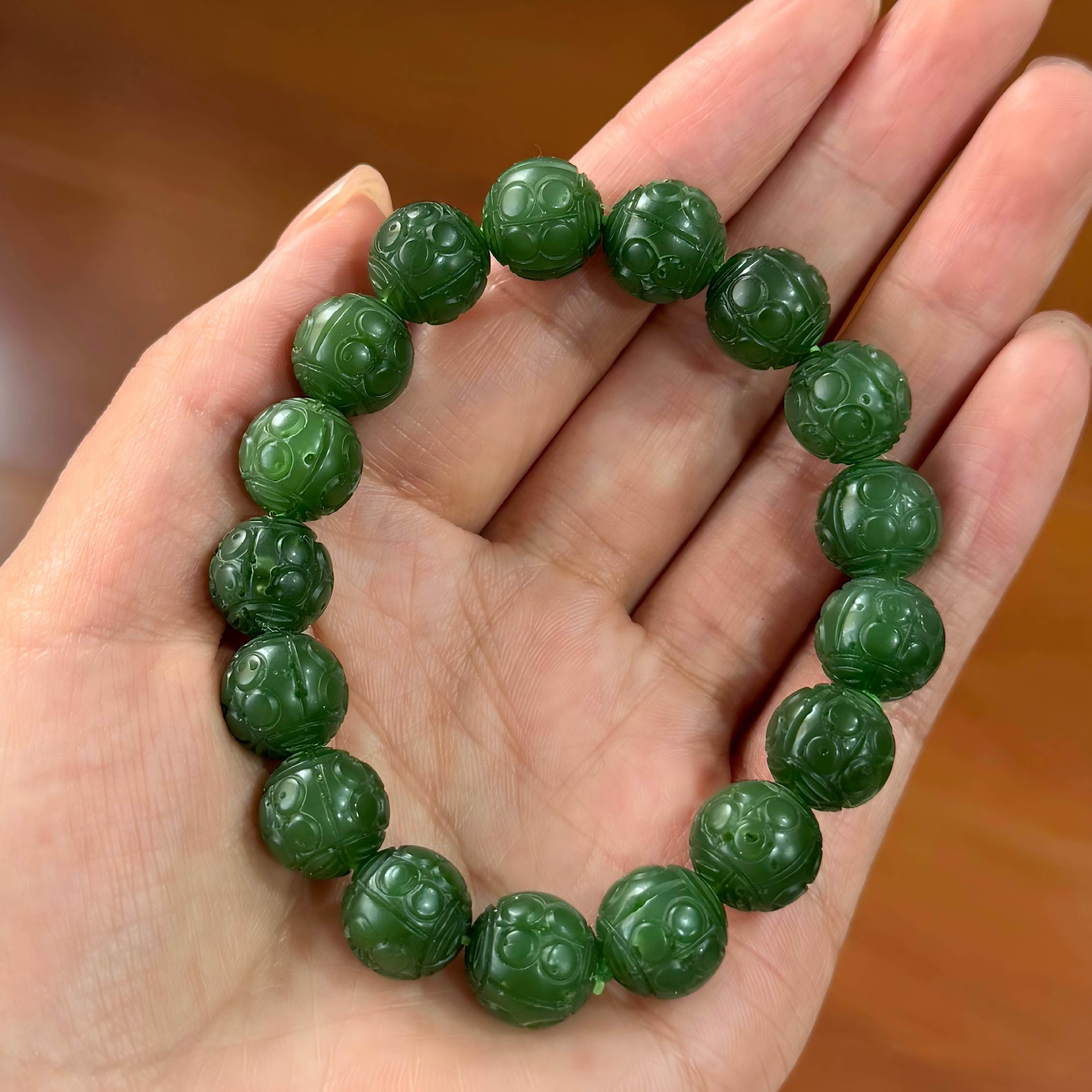 元旦福利~新疆和田碧玉籽料无黑点雕花手串手链12MM 03072