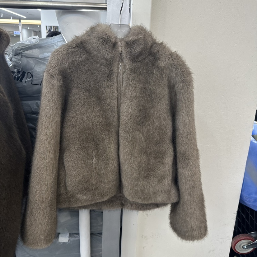 八1130韩国东大门运动瑜伽外套短款大衣区4509101档口冬款舒适