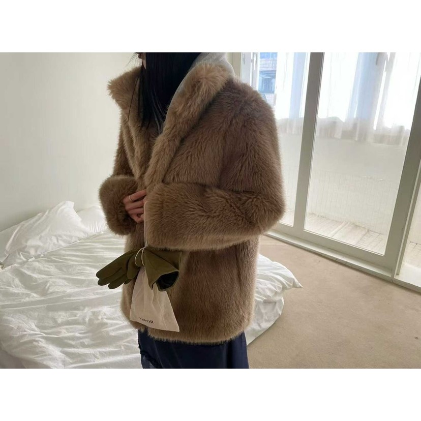 八1130韩国东大门运动瑜伽外套短款大衣区4508018经典冬季英伦