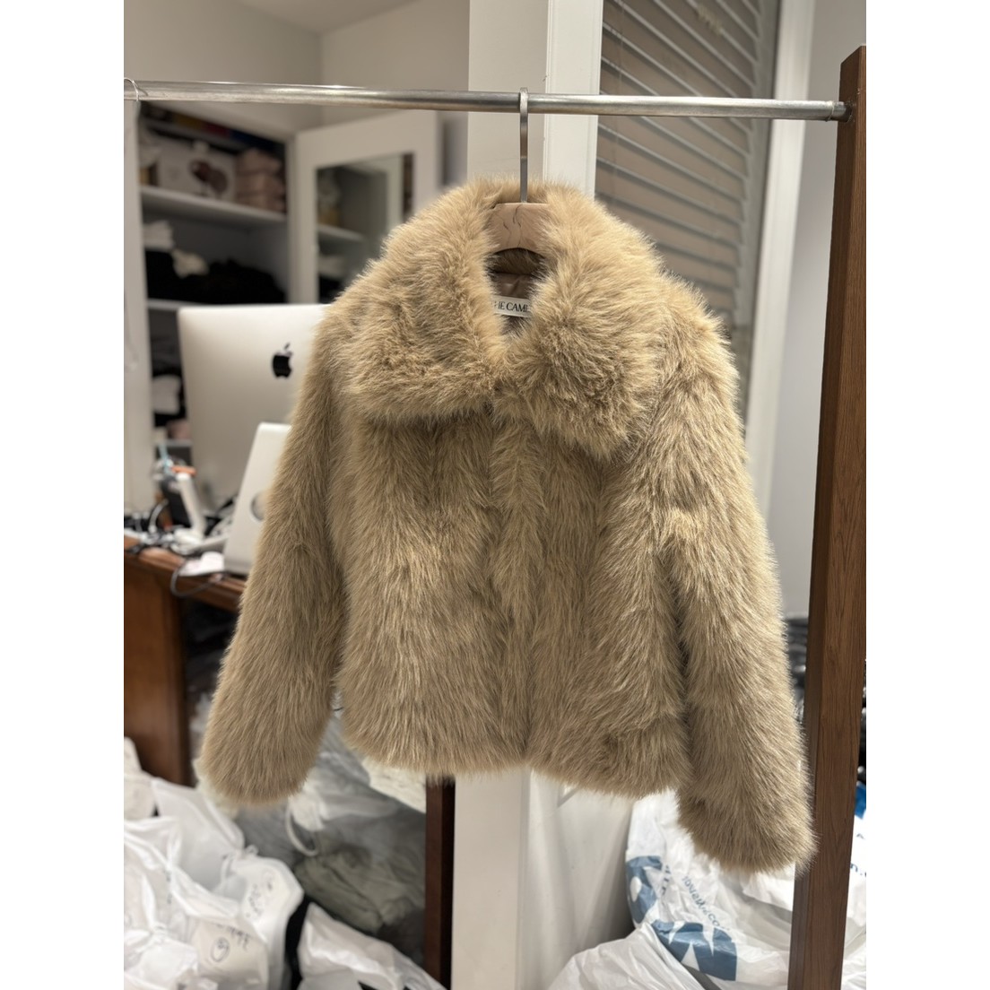 八1104韩国东大门运动瑜伽外套短款大衣区4473892时装人气欧美