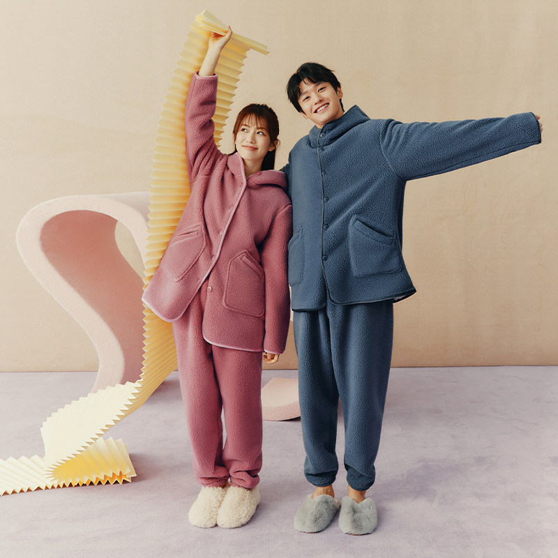 三枪男女睡衣2025秋冬新品羊羔绒加绒加厚连帽可外穿情侣家居套装