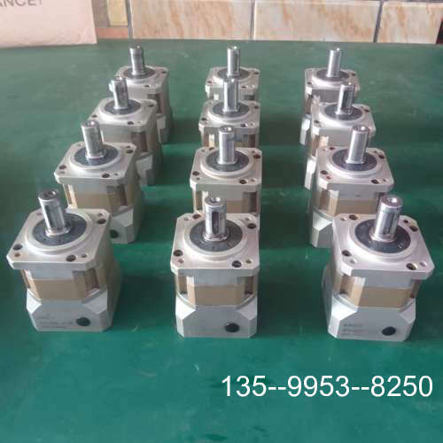 原装正品400w湖北精密斜齿行星减速机：速比1：4∥GPX65一4一价格