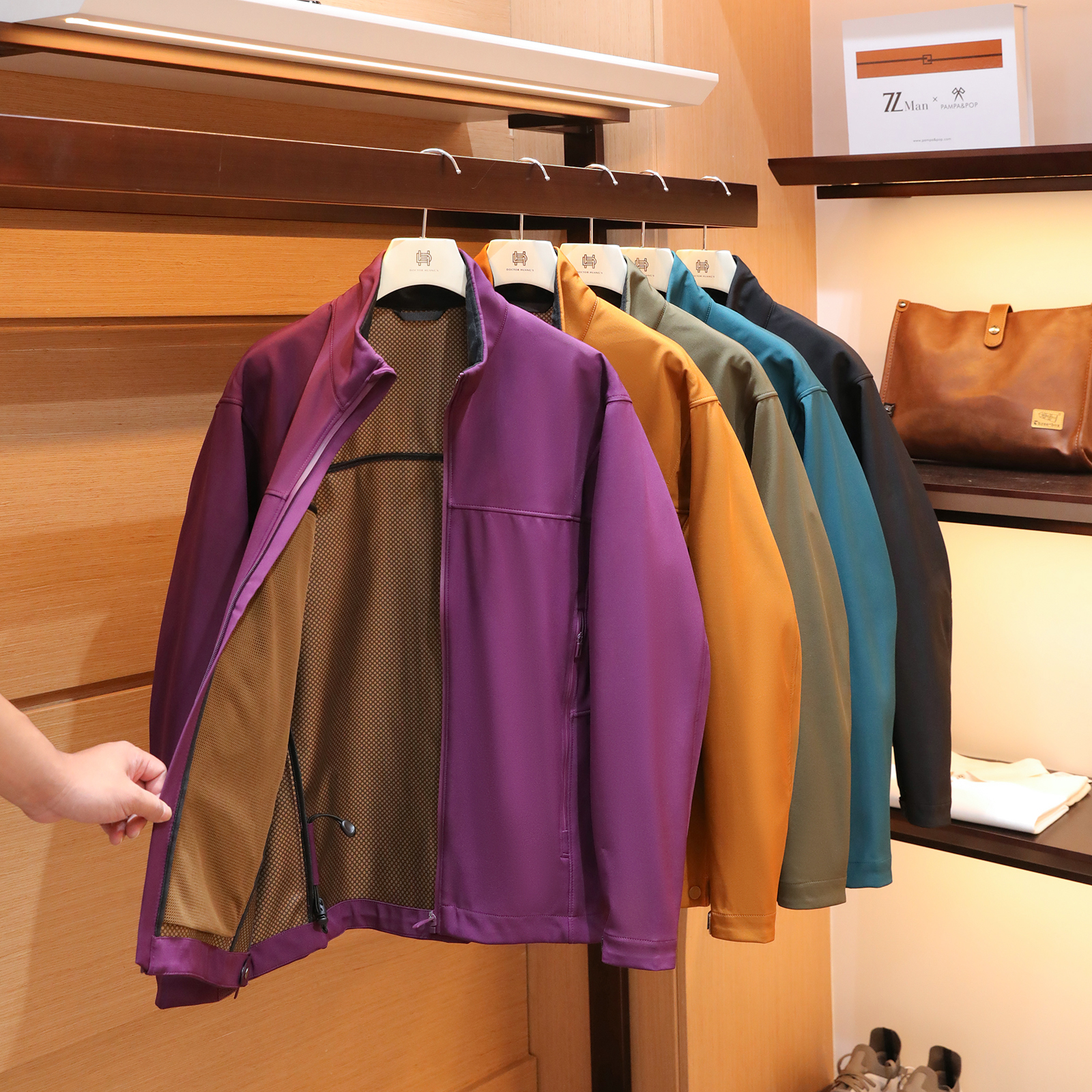 2025秋季新款男士户外徒步黑科技石墨烯发热立领冲锋夹克外套1459