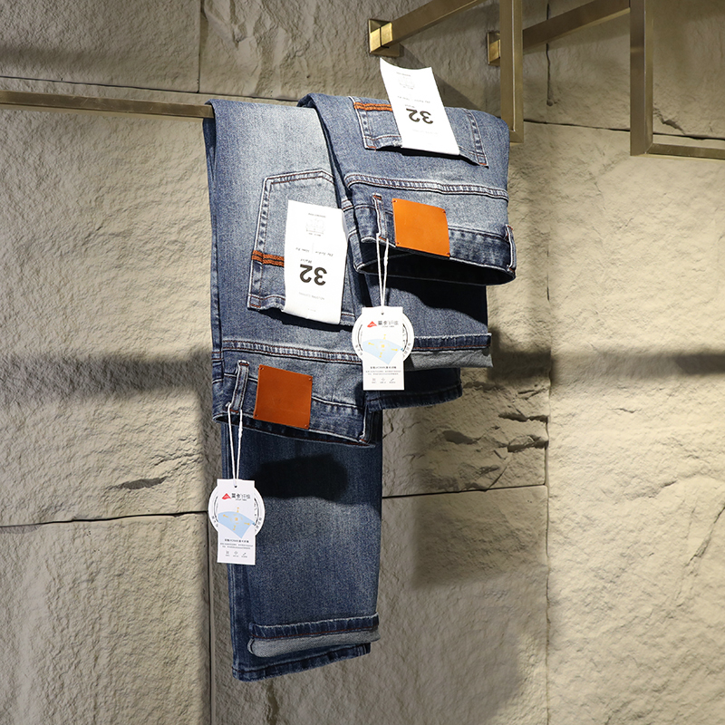 水洗春秋高弹直筒牛仔裤