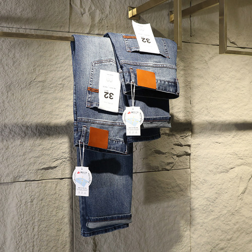 水洗春秋高弹直筒牛仔裤