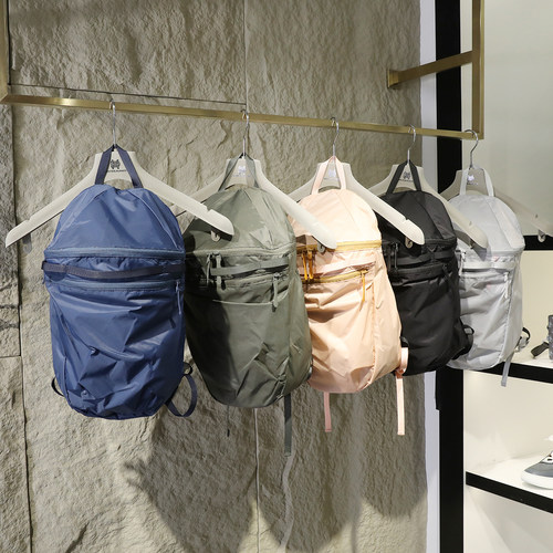 2025夏季新款户外休闲轻薄男女防水双肩包旅行包徒步爬山背包9166