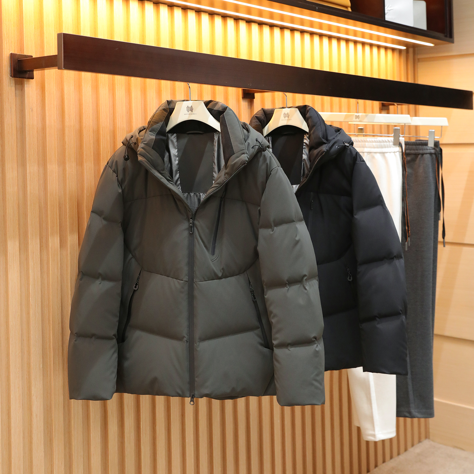 2025冬季新款男户外黑科技银离子热反射商务休闲风连帽羽绒服1694