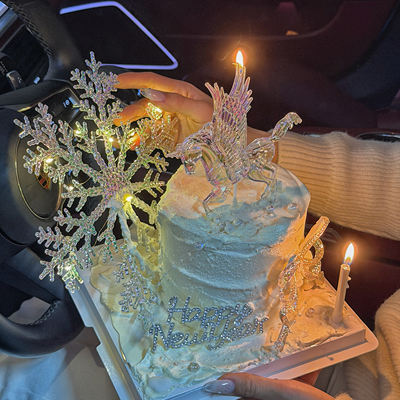 抱抱酱原创版权2026新年跨年蝴蝶结雪花幻彩飞马蛋糕装饰摆件烘焙