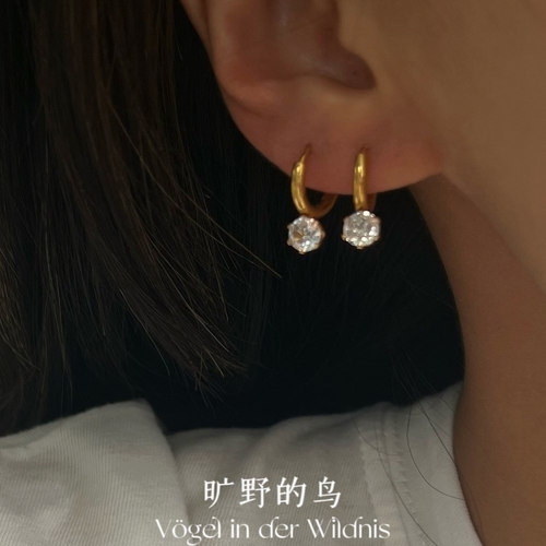 小灯泡一样闪！精致耳圈睡觉免摘