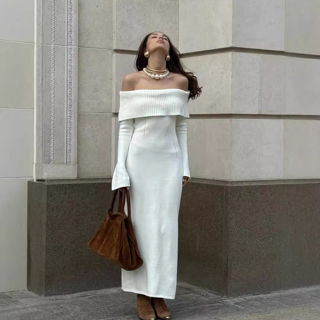 Knitted autumn and winter woolen dress with a single collar