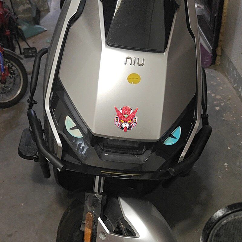 适用小牛FX/FXT车头立体夜光恶魔眼睛装饰贴变形金刚强反光贴纸