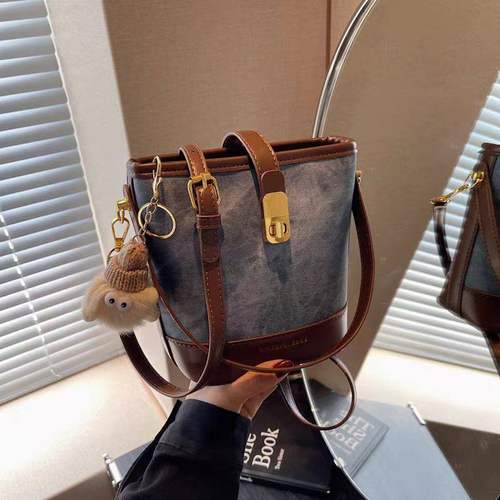 秋冬复古百搭高级质感水桶包