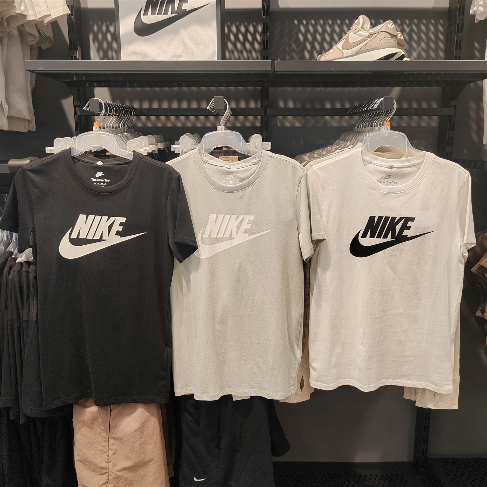 耐克NIKE女纯棉经典短袖T恤