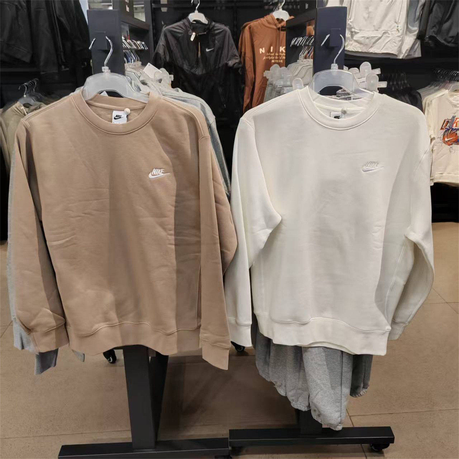 Nike耐克奥莱正品圆领加绒卫衣男女宽松跑步运动休闲套头衫BV2663